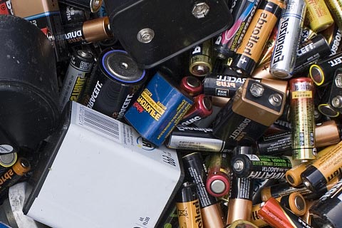 ㊣香格里拉格咱乡收废弃铅酸蓄电池㊣电池铜箔回收㊣旧电池回收价格